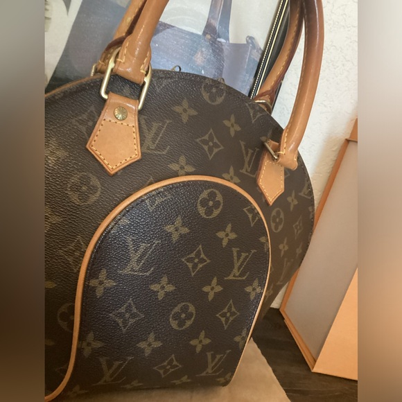Louis Vuitton Ellipse Monogram PM Hand Bag with Dust bag & lock & key - Picture 6 of 14